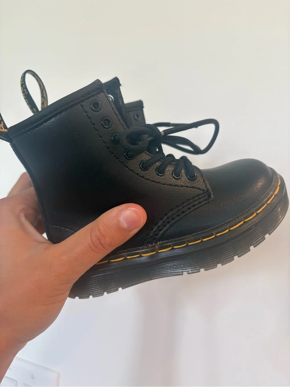 Dr. Martens pristine no